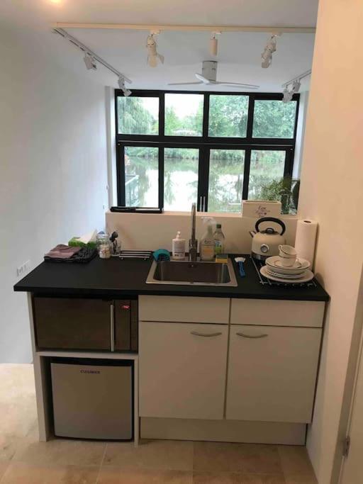 Prachtig Guesthouse Aan Het Water آلميره المظهر الخارجي الصورة